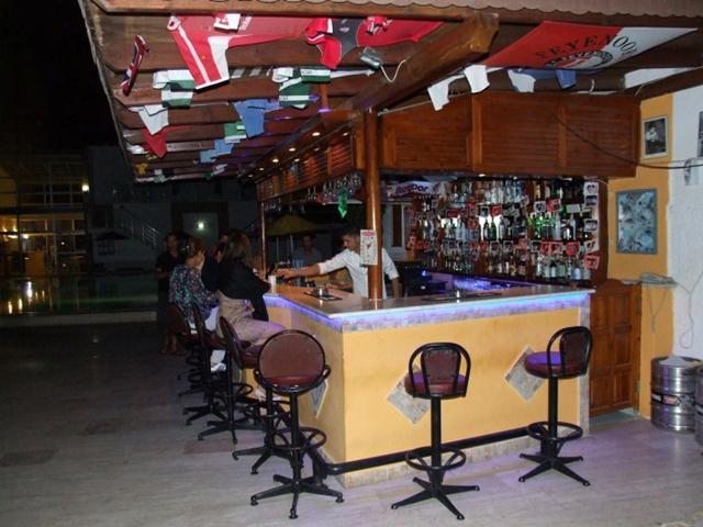Paradise Apart Hotel Битез Экстерьер фото