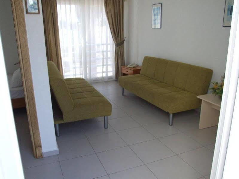 Paradise Apart Hotel Битез Экстерьер фото